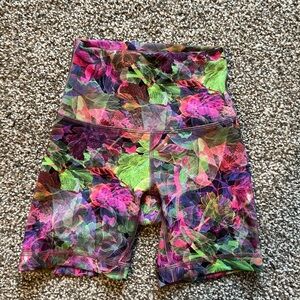 Lululemon Wunder Train High-Rise Short 4"
